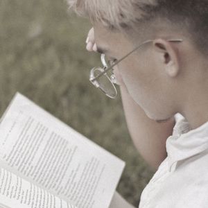 柔和的正在读书时刻