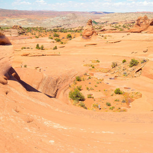 当你的眼睛眯着笑