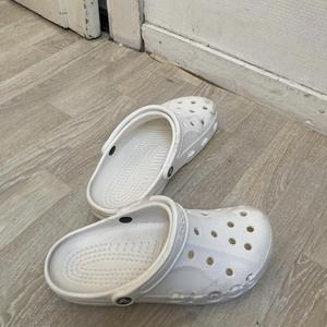 crocs