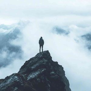 站上山顶往下看