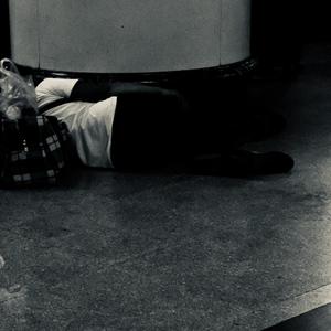 愿苦难远离挣扎中的人们