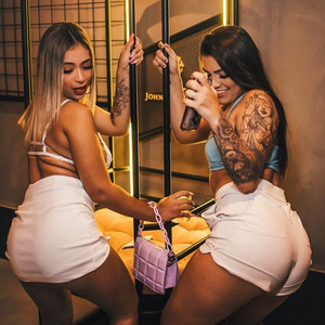 Eu fico revoltada essa mulher feia ganhando Funk