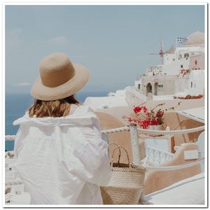 月光下壁炉旁的静谧冥想