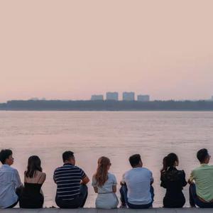 爱而不得——零点世纪乐队 伴奏