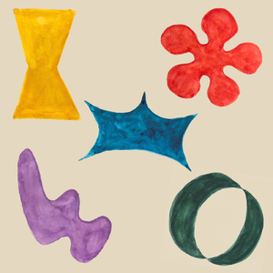 夕暮れの坂道に続く交差点