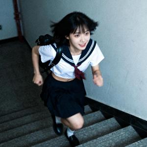 不离不弃 (emo小苹果)