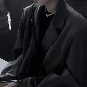 背着地球偷偷亲吻