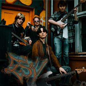 MORMOR DET HEDDER SOLBÆRIS