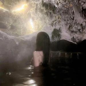 Stars In Her Eyes (feat. MYÆ)