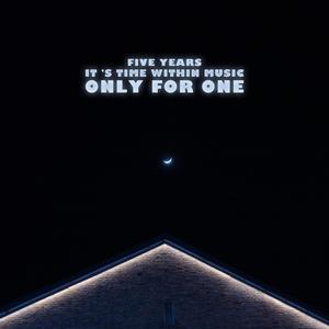 画展的人群熙熙攘攘