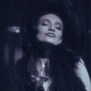 Леді з нічного кіно