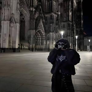 Money Up (feat. KiddiX)