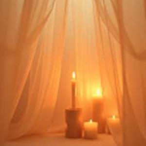 לַחֲסוֹתּ בֵּצִלּוֹ