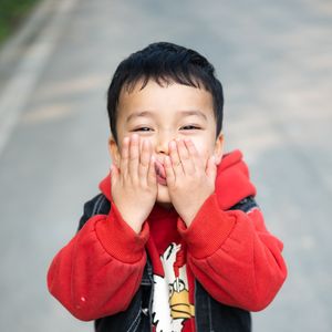 小小的江书昀