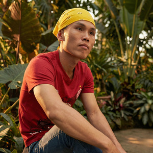 ບໍ່ໄດ້ເປັນຍ້ອນໃຜ (บ่ได้เป็นย้อนใผ)