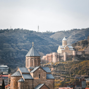 მივუყვები ბილიკს