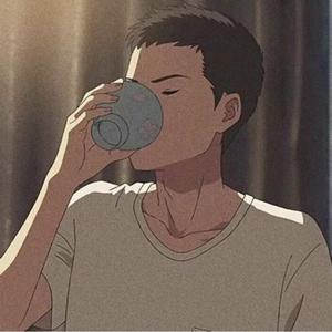 藏在夜里，躲在光下