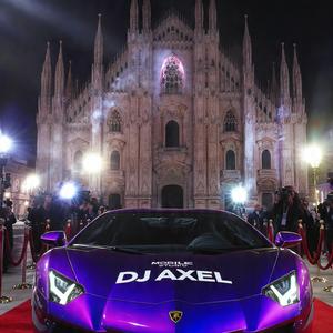 MILANO FASHION WEEK (Special Version)