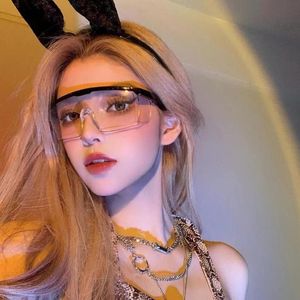 爱我的人陪在我身边把我保护的好好的