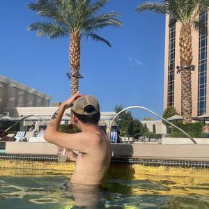 Factoria (feat. Naxxo NBA & YungEest)