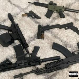 Straps (feat. TBee)