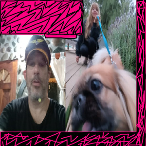 Escuchando The Cramps Por El Parque