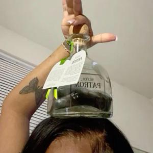 Pour us a shot (feat. Myaakniicolee & Ebklilty)