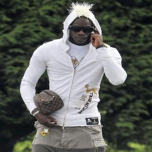 solo. (feat. 2muchmotion)