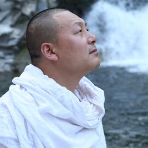 关力瑒-依然在路上 (伴奏)