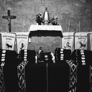 Arrieros De Poncho Negro