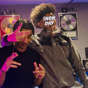 Nemidonam (feat. R4 & Sam bajelan)