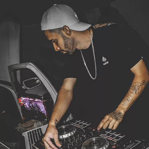 TUDO EM FILA SENTA NA PIR@CA