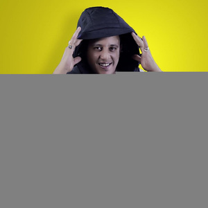 Asef Mahtot Fi Hezamy El Nasef