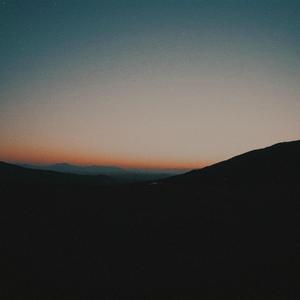 Quédate un poco más