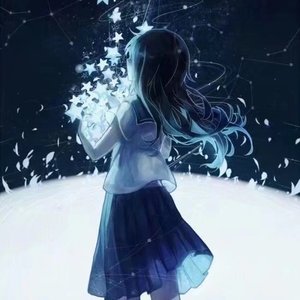 雨中漫步的女孩