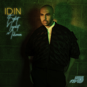 Faghat Negahet Mikonam