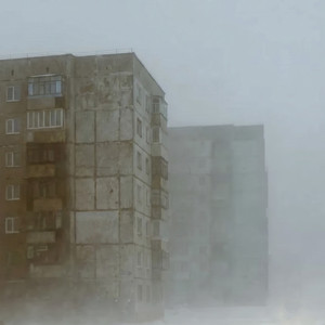 И гроб опущен уж в могилу