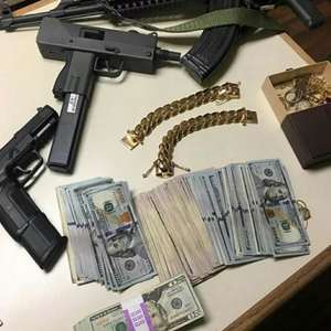 ᴛʜᴜɢ ʟɪғᴇ ✞