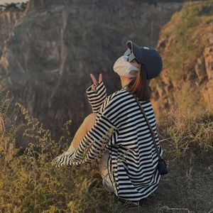 背影里的光_周妍语原创歌手