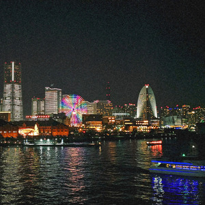 赤レンガ倉庫から鳴り響く幸せの鐘