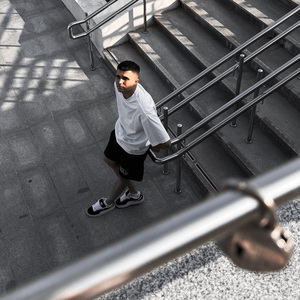 Тянешь к себе