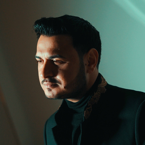 Viata m-a pus la un zid