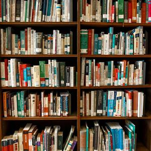 深夜の図書館