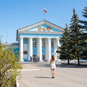 За нашим окном