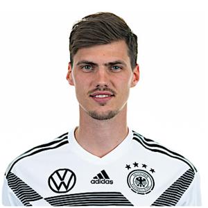 Pascal Stenzel Fußballgott