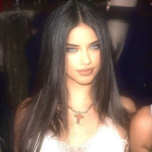 AURA WOMANLIKE