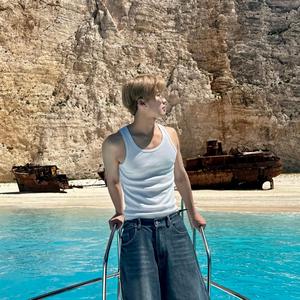 Macau (feat. Garr Tonick)