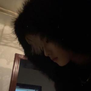 霓虹下的半杯冰