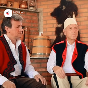 Rrinë tuj kqyrë telenovela