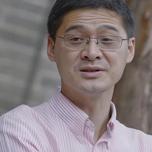 罗翔人生哲理之花自向阳开，人终朝前走